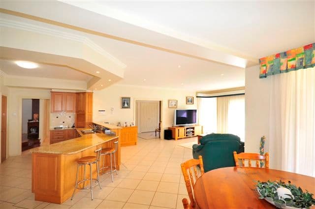 6 Spring Garden Court, MIDDLE RIDGE QLD 4350, Middle Ridge - Thumbnail 3