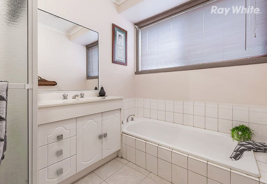 15 Westleigh Court, Mill Park VIC 3082, Mill Park - Thumbnail 8