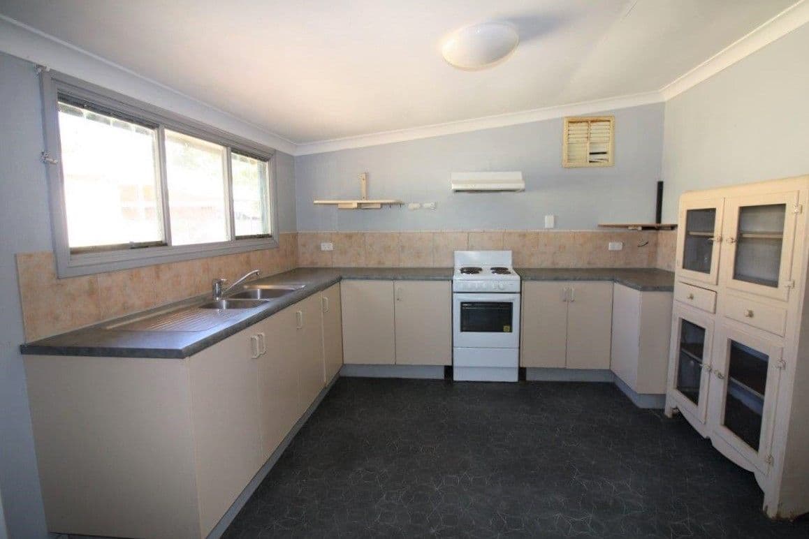 6 Craven Street, CHARTERS TOWERS CITY QLD 4820, Charters Towers City - Thumbnail 2