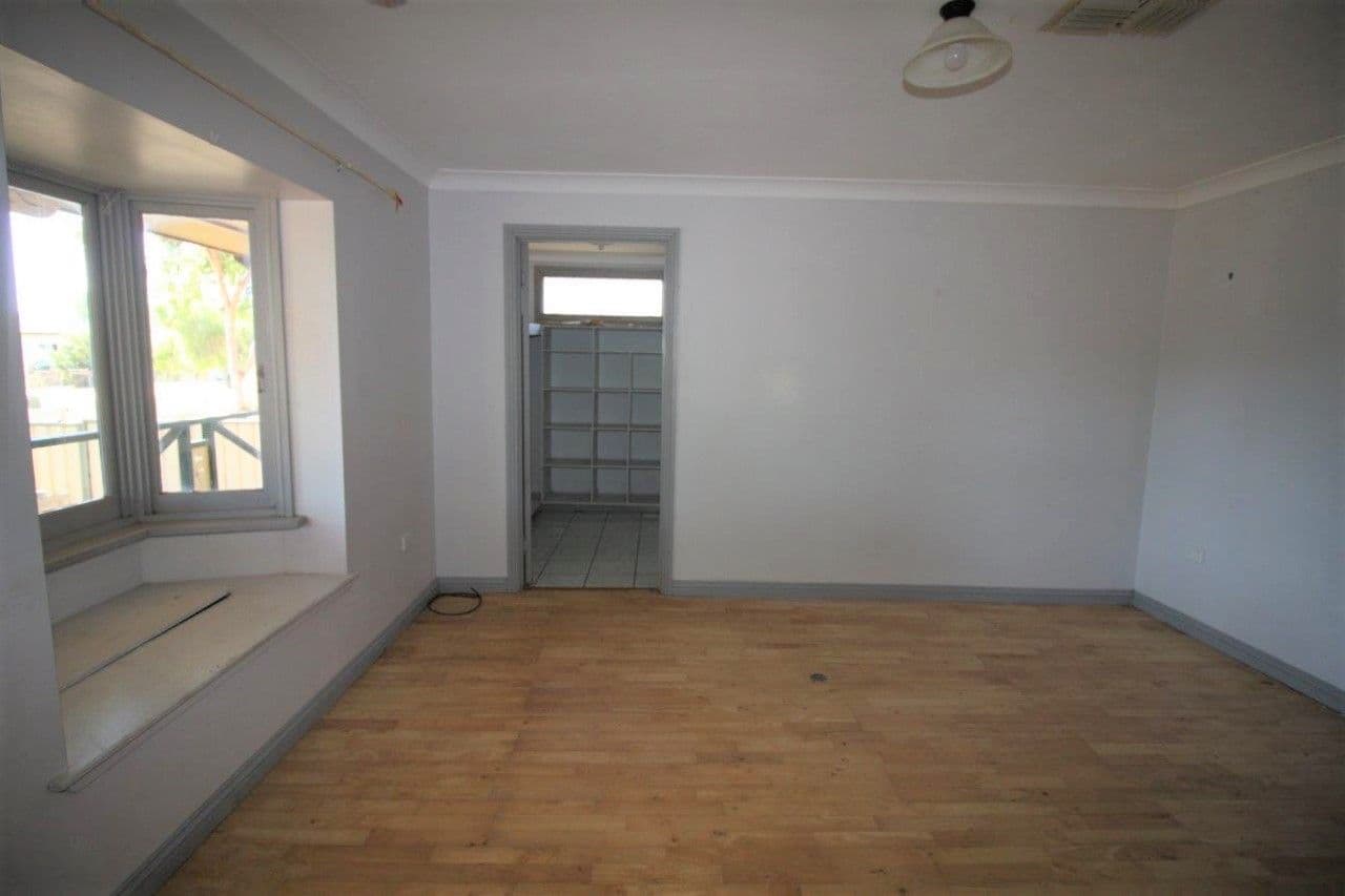 6 Craven Street, CHARTERS TOWERS CITY QLD 4820, Charters Towers City - Thumbnail 5