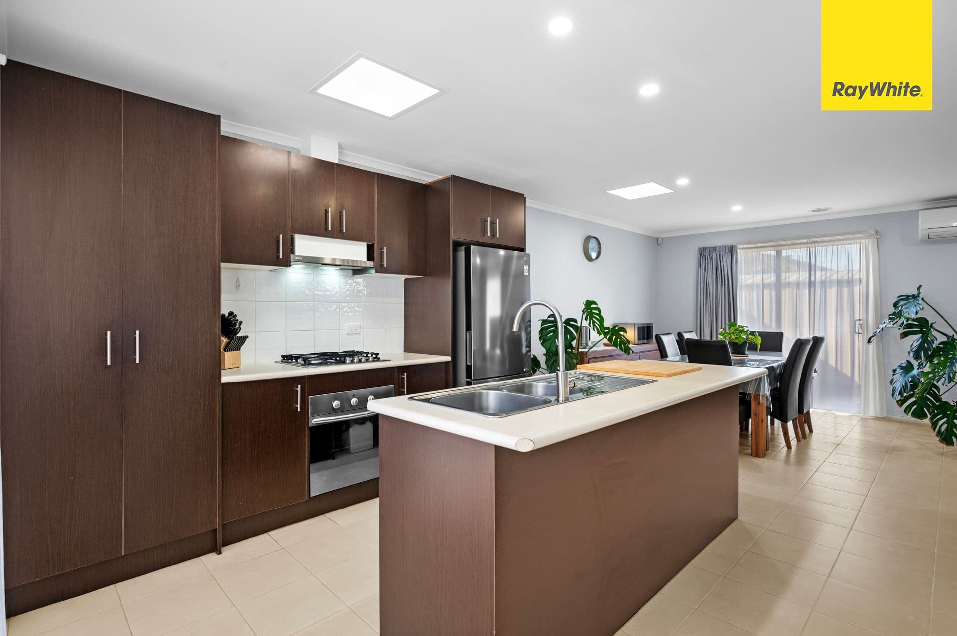 53 Rathdowne Circuit, Melton West VIC 3337, Melton West - Thumbnail 6