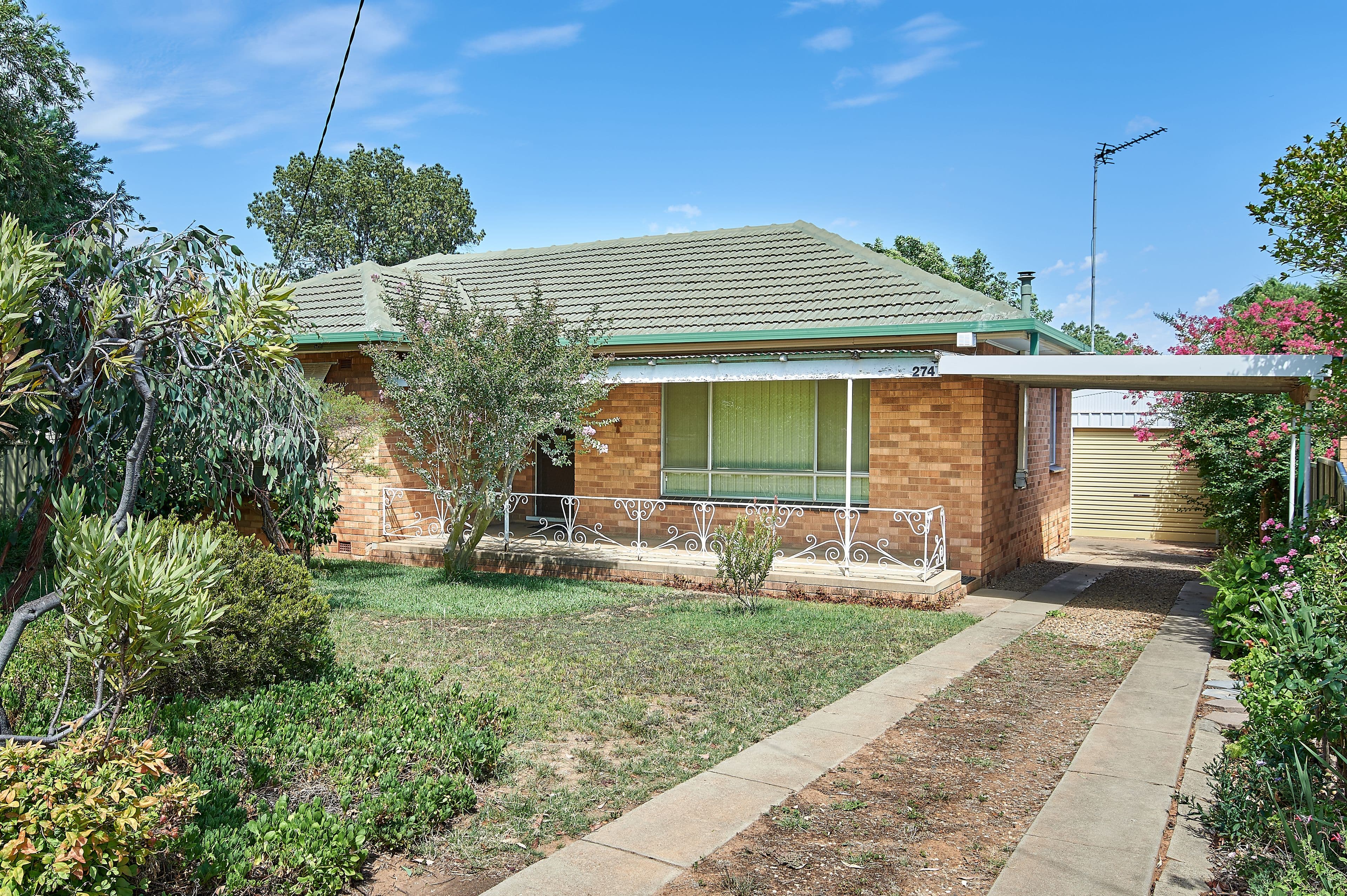 274 Bourke Street, Tolland - Image 1