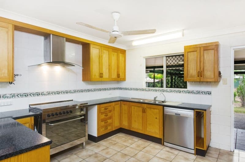 9 Shetland Place, KELSO QLD 4815, Kelso - Thumbnail 6
