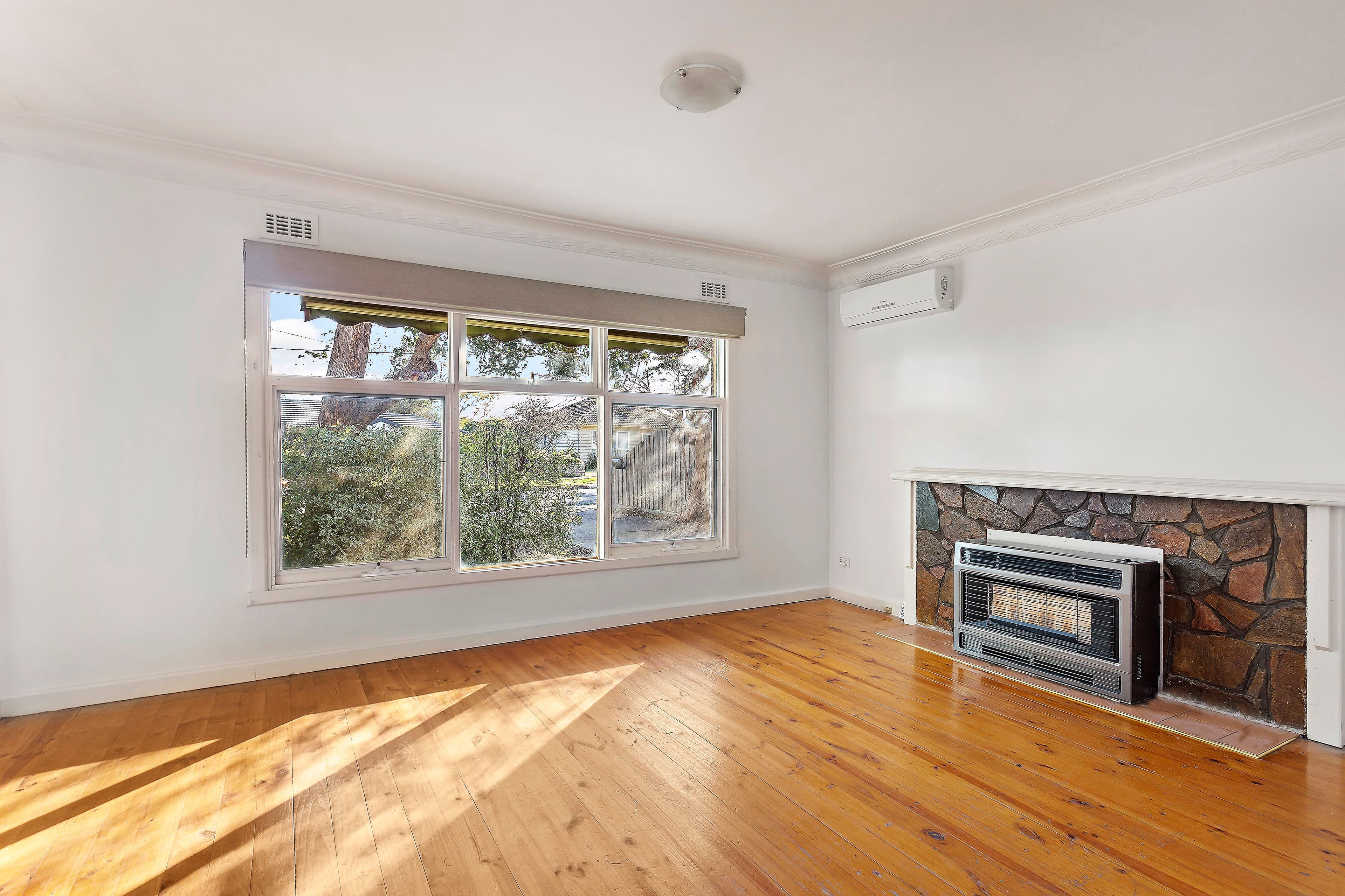 18 Elora Road, Oakleigh South VIC 3167, Oakleigh South - Thumbnail 2
