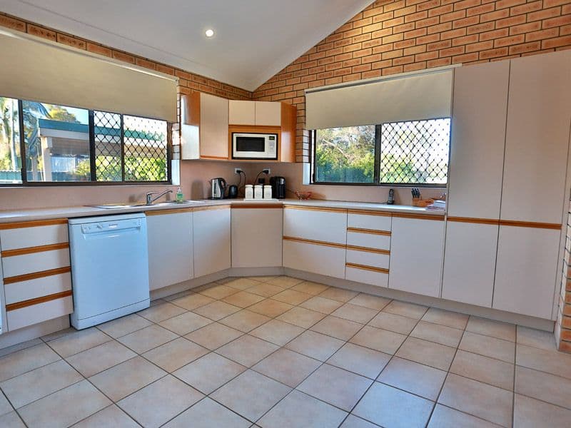 18 Ardcarn Street, BRACKEN RIDGE QLD 4017, Bracken Ridge - Thumbnail 5
