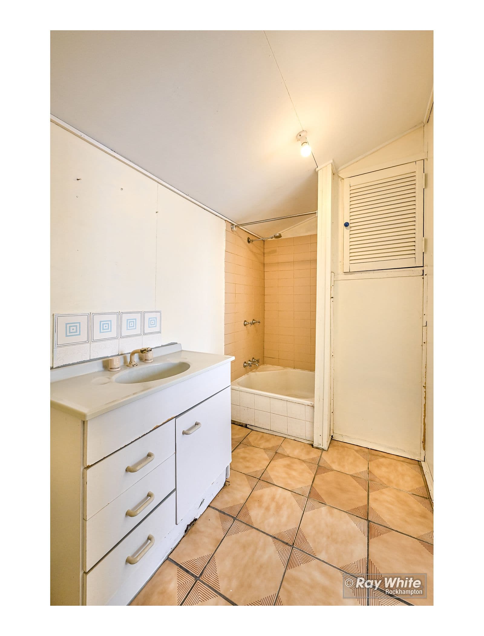 124 West Street, Allenstown QLD 4700, Allenstown - Thumbnail 5