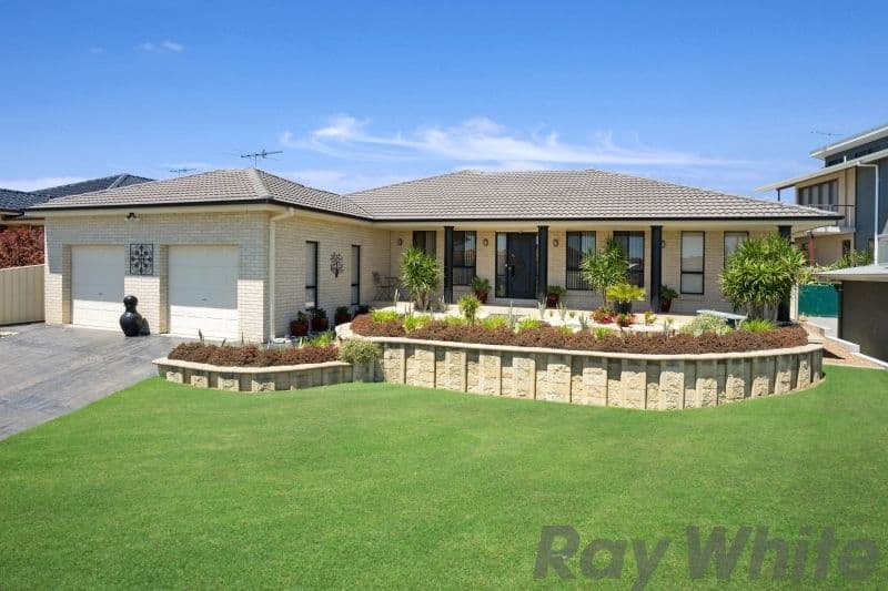 18 Hilltop Crescent, Bolwarra Heights - Image 1