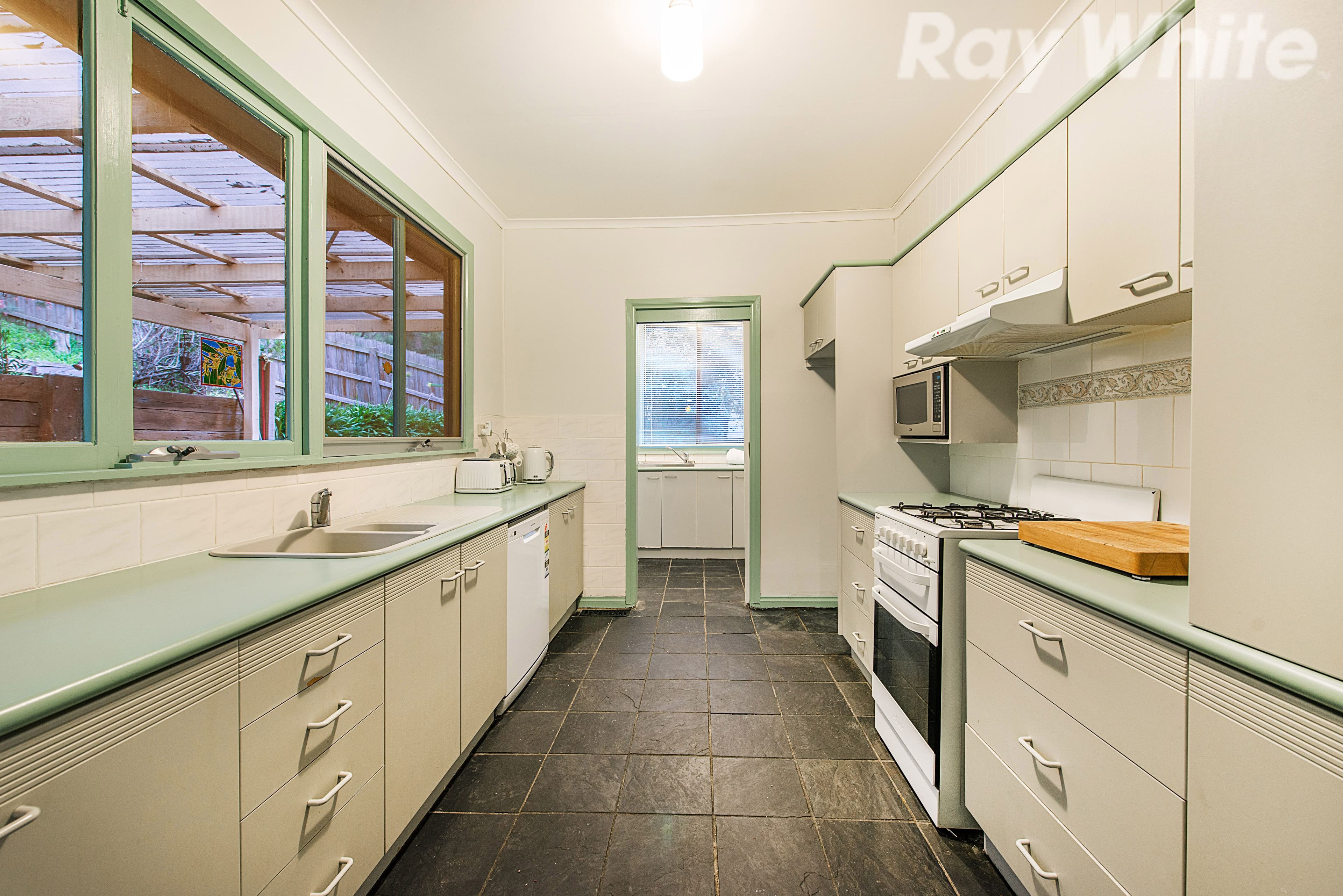 50 Bruce Crescent, Ferntree Gully VIC 3156, Ferntree Gully - Thumbnail 4