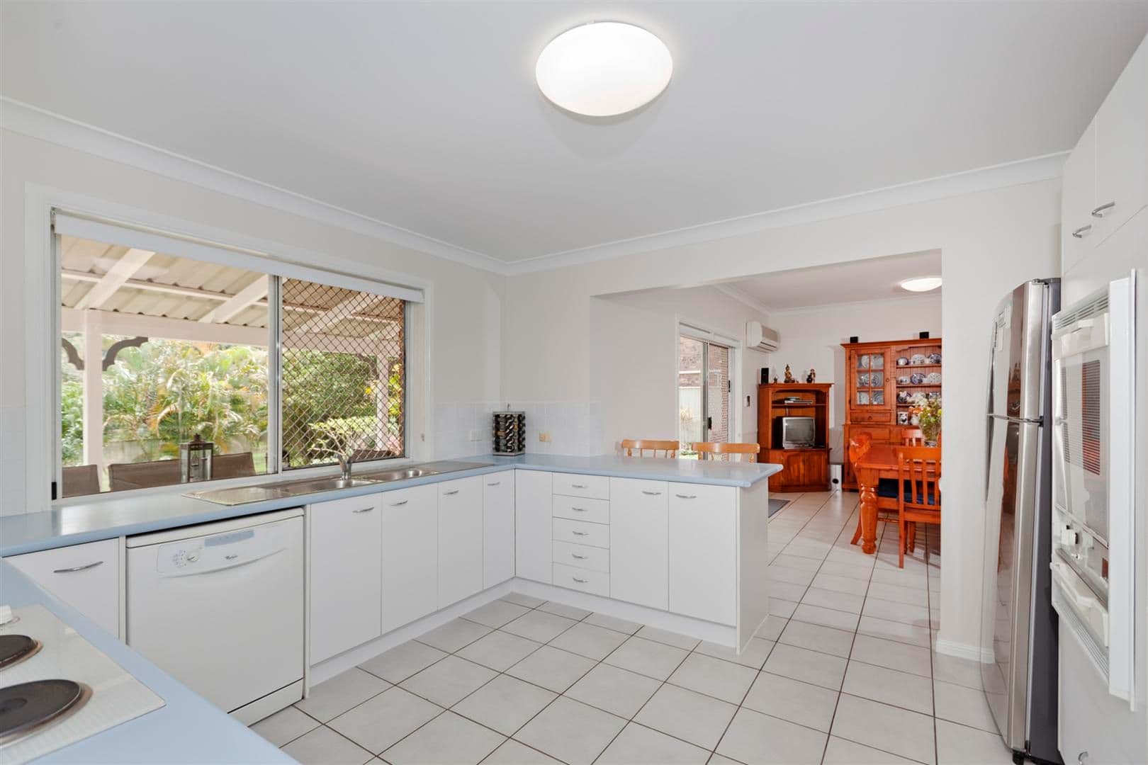 14 Blue Grass Crescent, EIGHT MILE PLAINS QLD 4113, Eight Mile Plains - Thumbnail 2