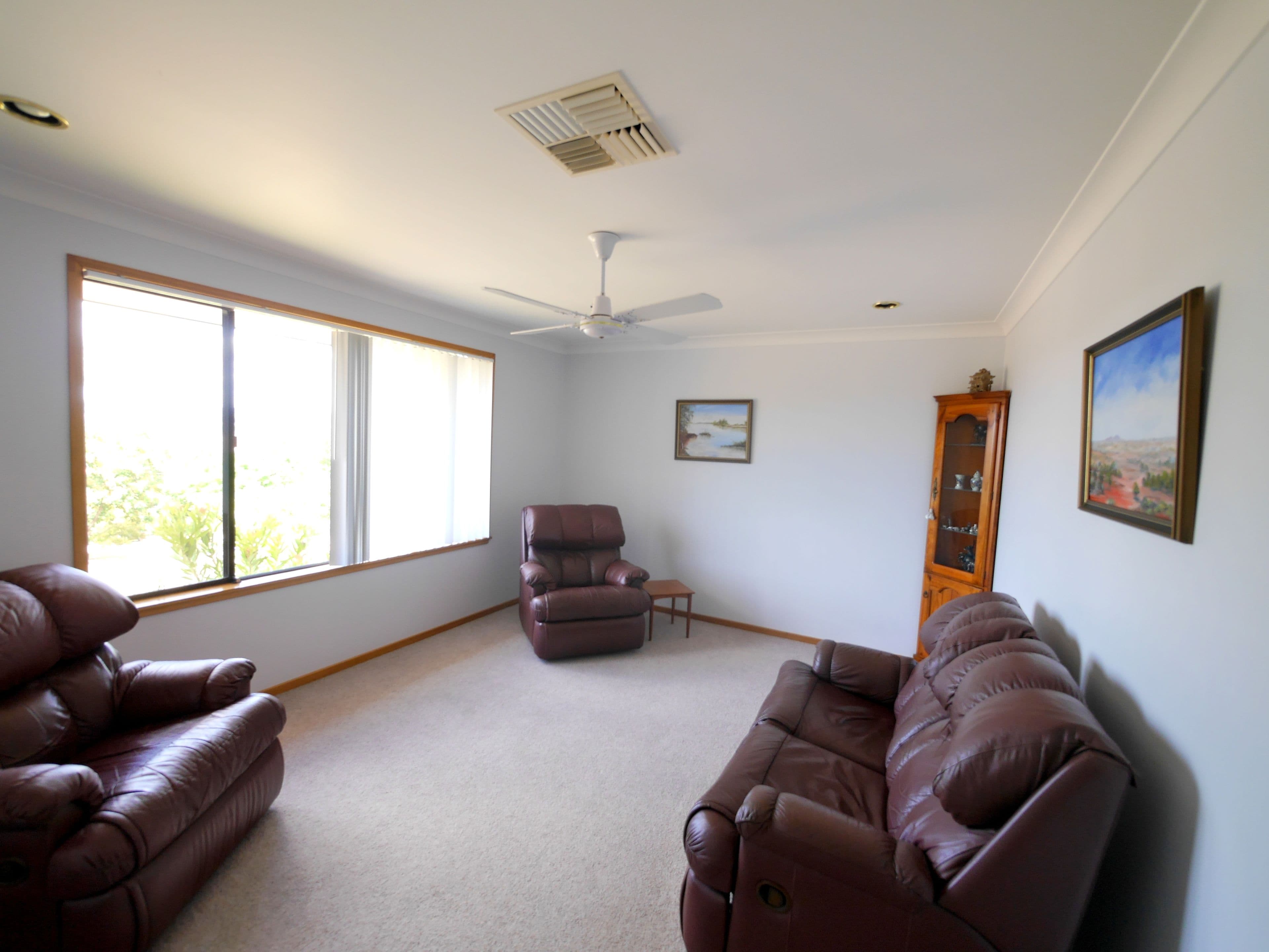 2 Frost Place, Cowra - Thumbnail 3