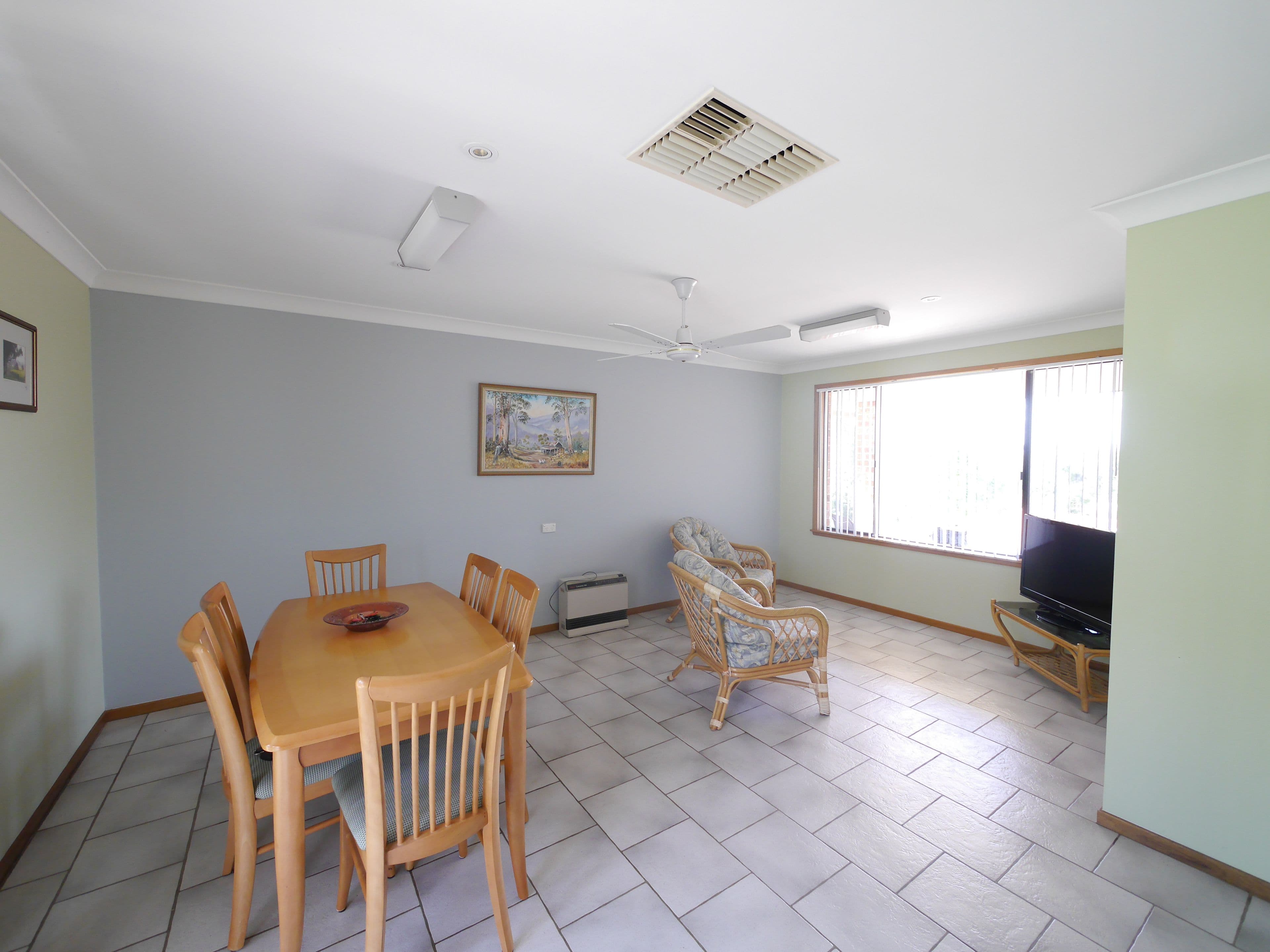 2 Frost Place, Cowra - Thumbnail 4