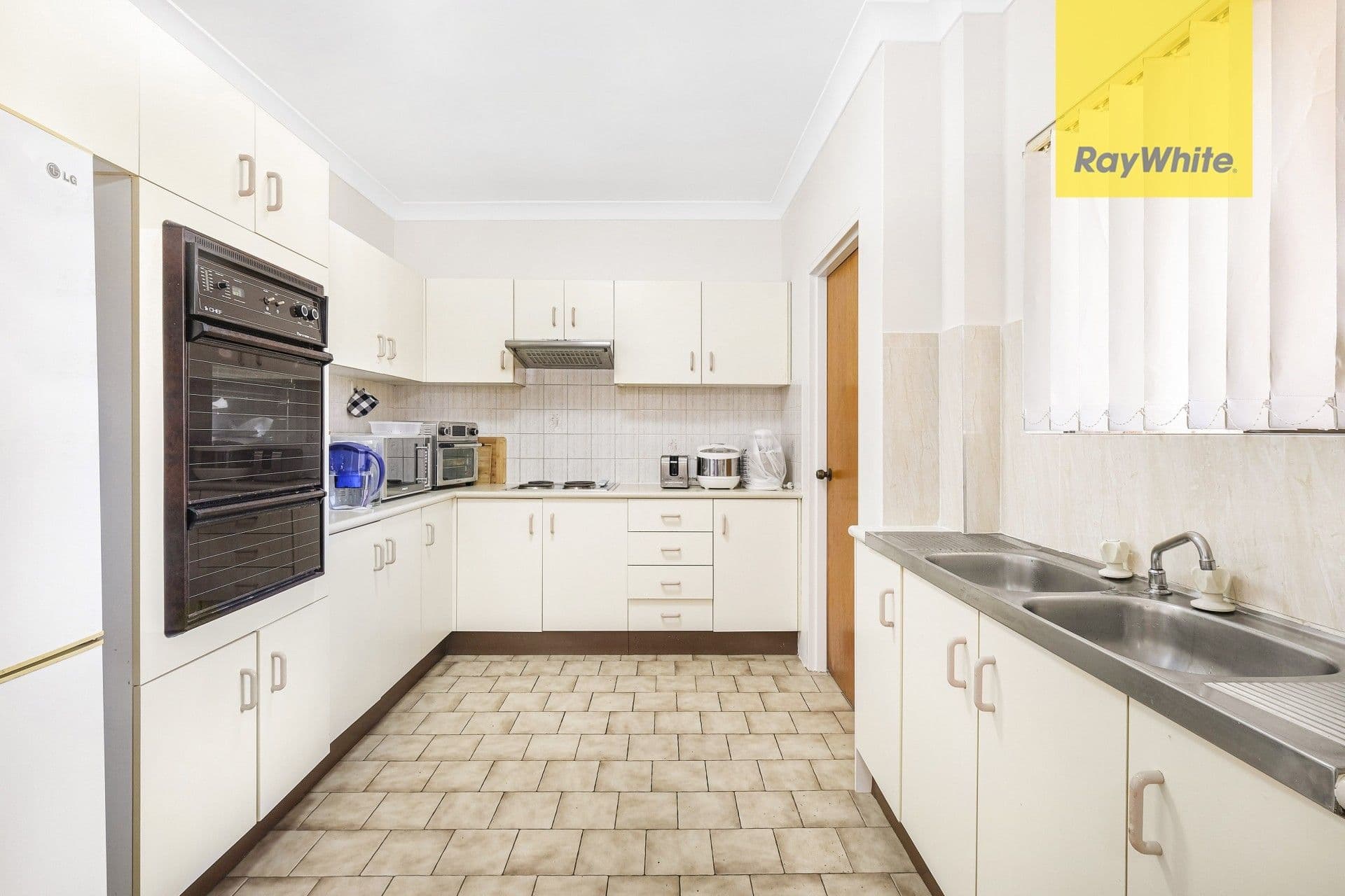 33 Queens Road, Westmead NSW 2145, Westmead - Thumbnail 3
