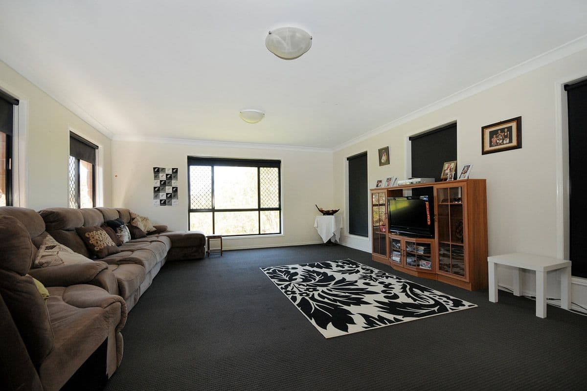 32 Pendoma Drive, HODGSON VALE QLD 4352, Hodgson Vale - Thumbnail 2