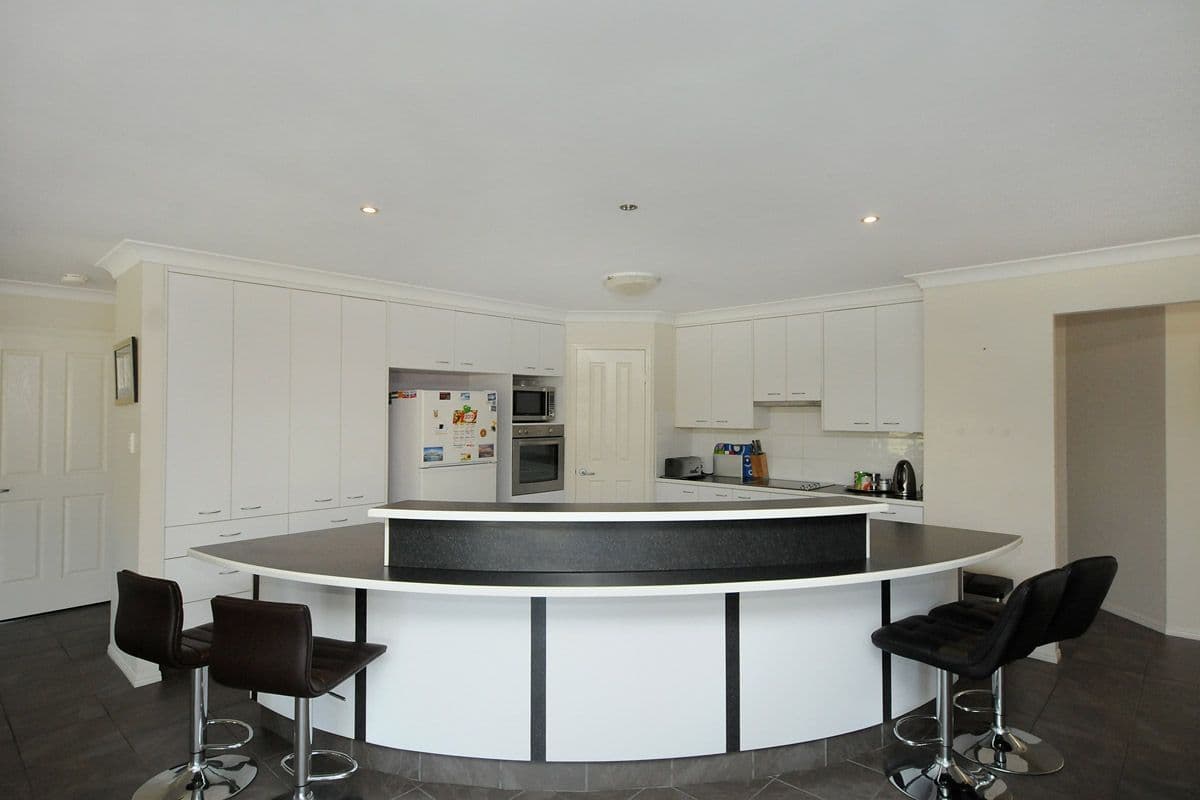32 Pendoma Drive, HODGSON VALE QLD 4352, Hodgson Vale - Thumbnail 3