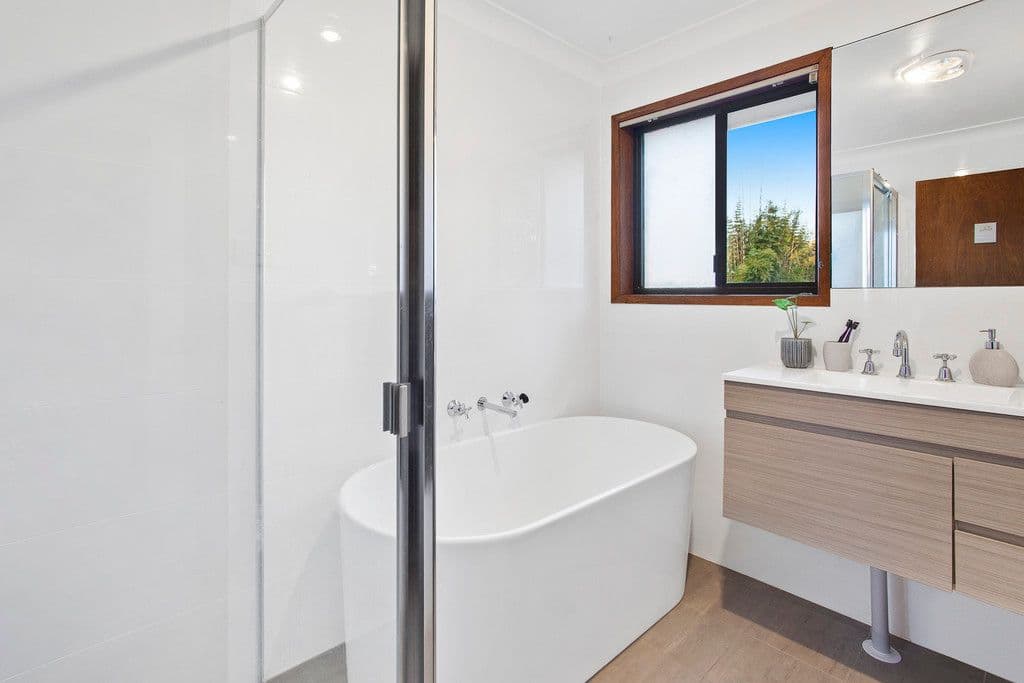25 The Glen, Berkeley Vale NSW 2261, Berkeley Vale - Thumbnail 4