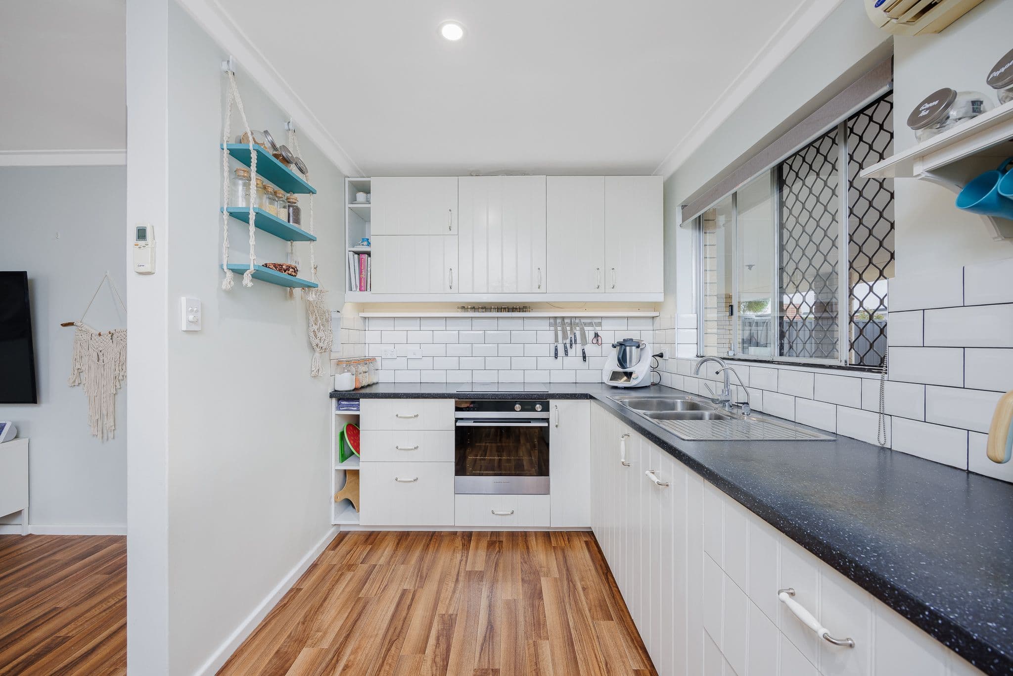 190 Knutsford Avenue, Kewdale WA 6105, Kewdale - Image 1