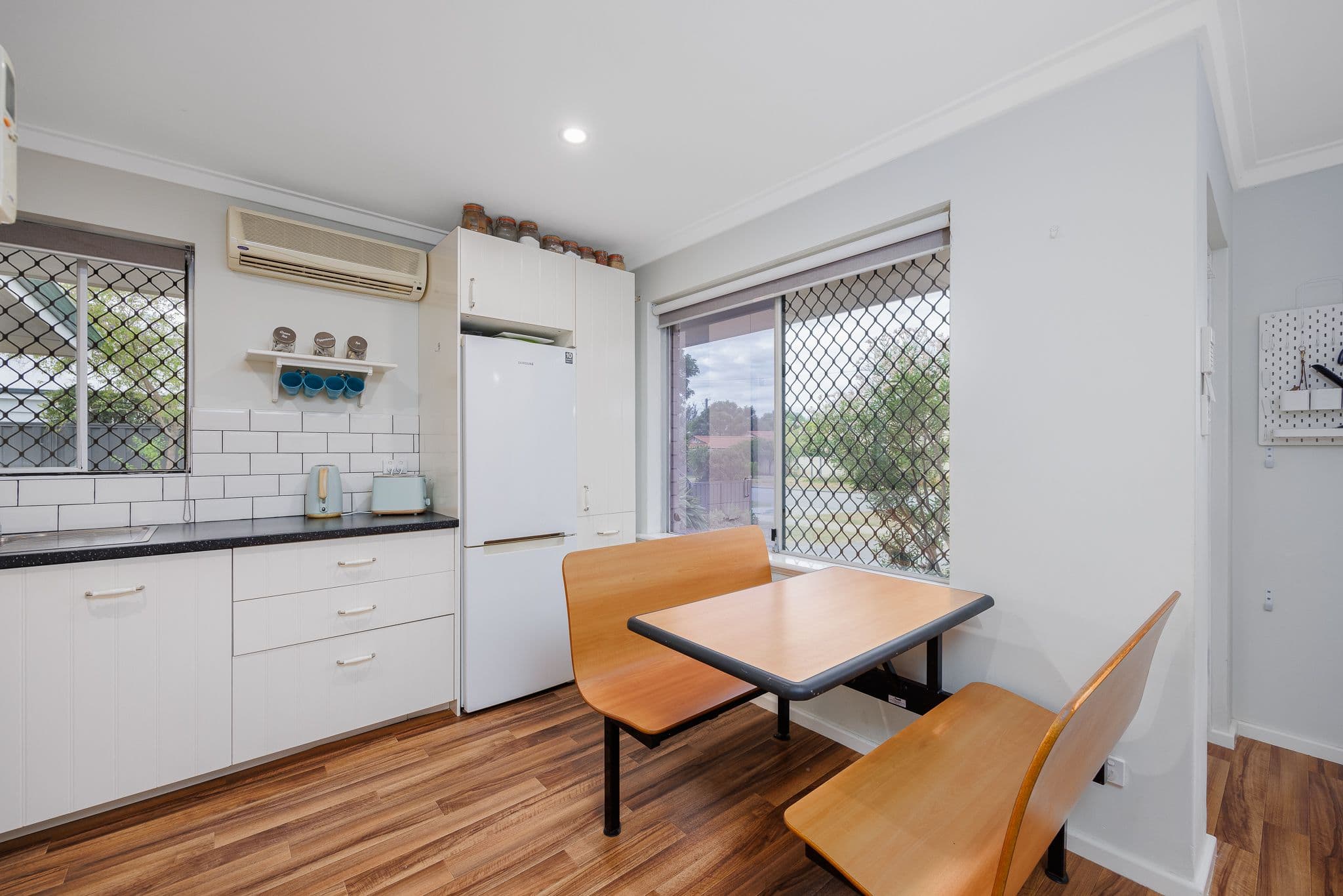 190 Knutsford Avenue, Kewdale WA 6105, Kewdale - Thumbnail 2