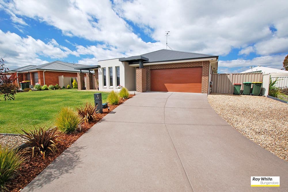 13 Angus Place, Bungendore - Image 1