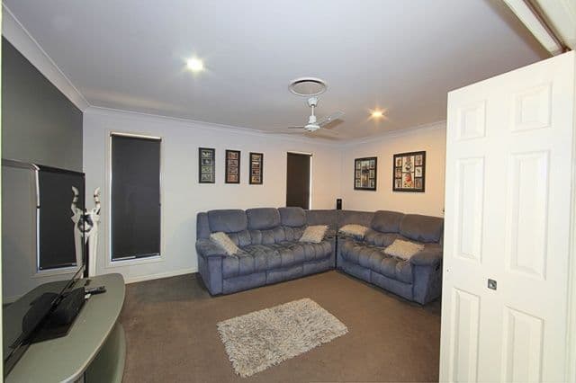 39 Regency Road, MOORE PARK BEACH QLD 4670, Moore Park Beach - Thumbnail 5
