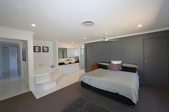 39 Regency Road, MOORE PARK BEACH QLD 4670, Moore Park Beach - Thumbnail 8