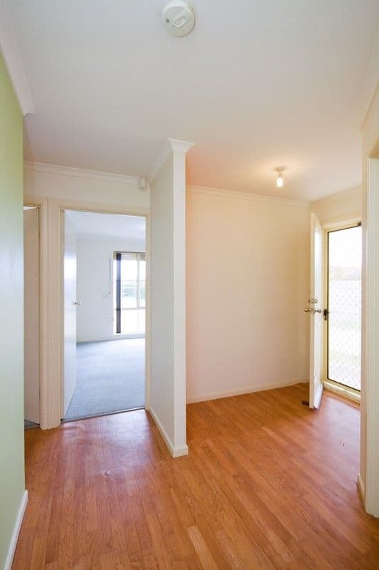 61 Blue Ridge Drive, MOOROOLBARK, Mooroolbark - Thumbnail 2