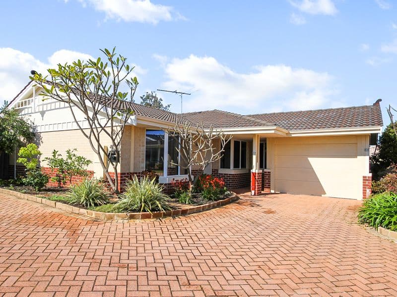 32 Towncentre Drive, THORNLIE WA 6108, Thornlie - Image 1