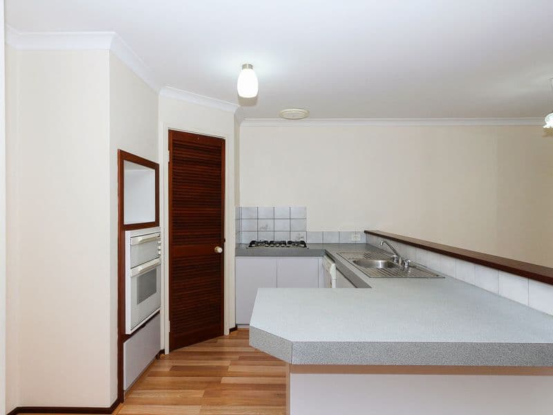 32 Towncentre Drive, THORNLIE WA 6108, Thornlie - Thumbnail 3