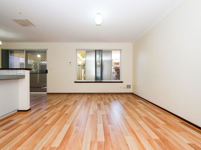 32 Towncentre Drive, THORNLIE WA 6108, Thornlie - Thumbnail 4