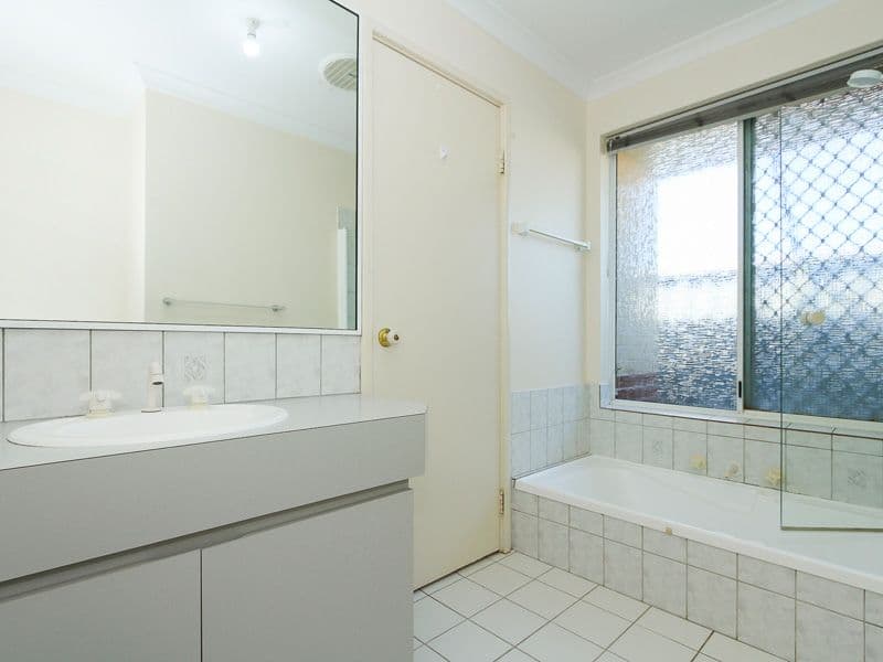 32 Towncentre Drive, THORNLIE WA 6108, Thornlie - Thumbnail 8