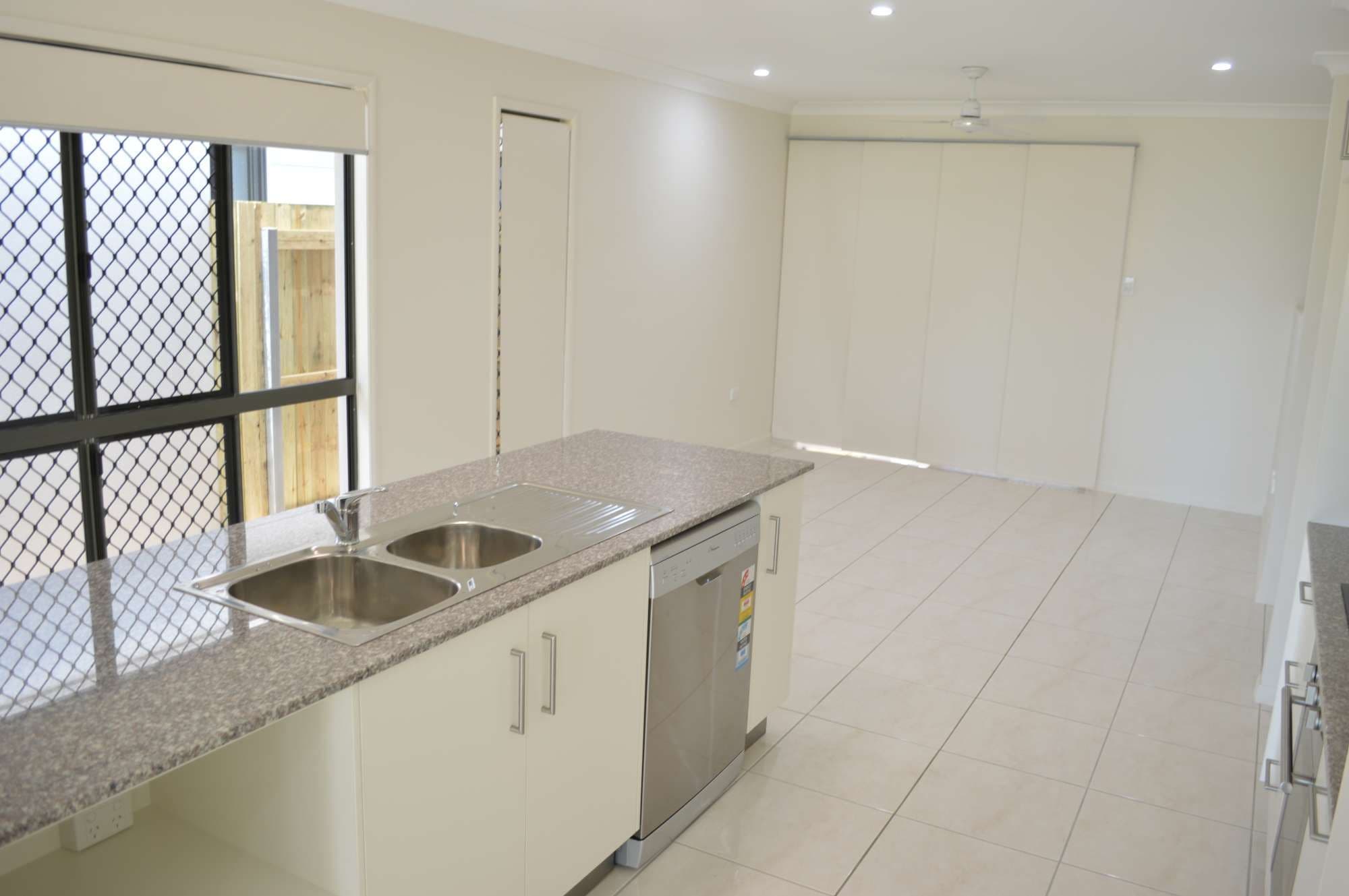 18 Goode Parkway, OONOONBA QLD 4811, Oonoonba - Thumbnail 2