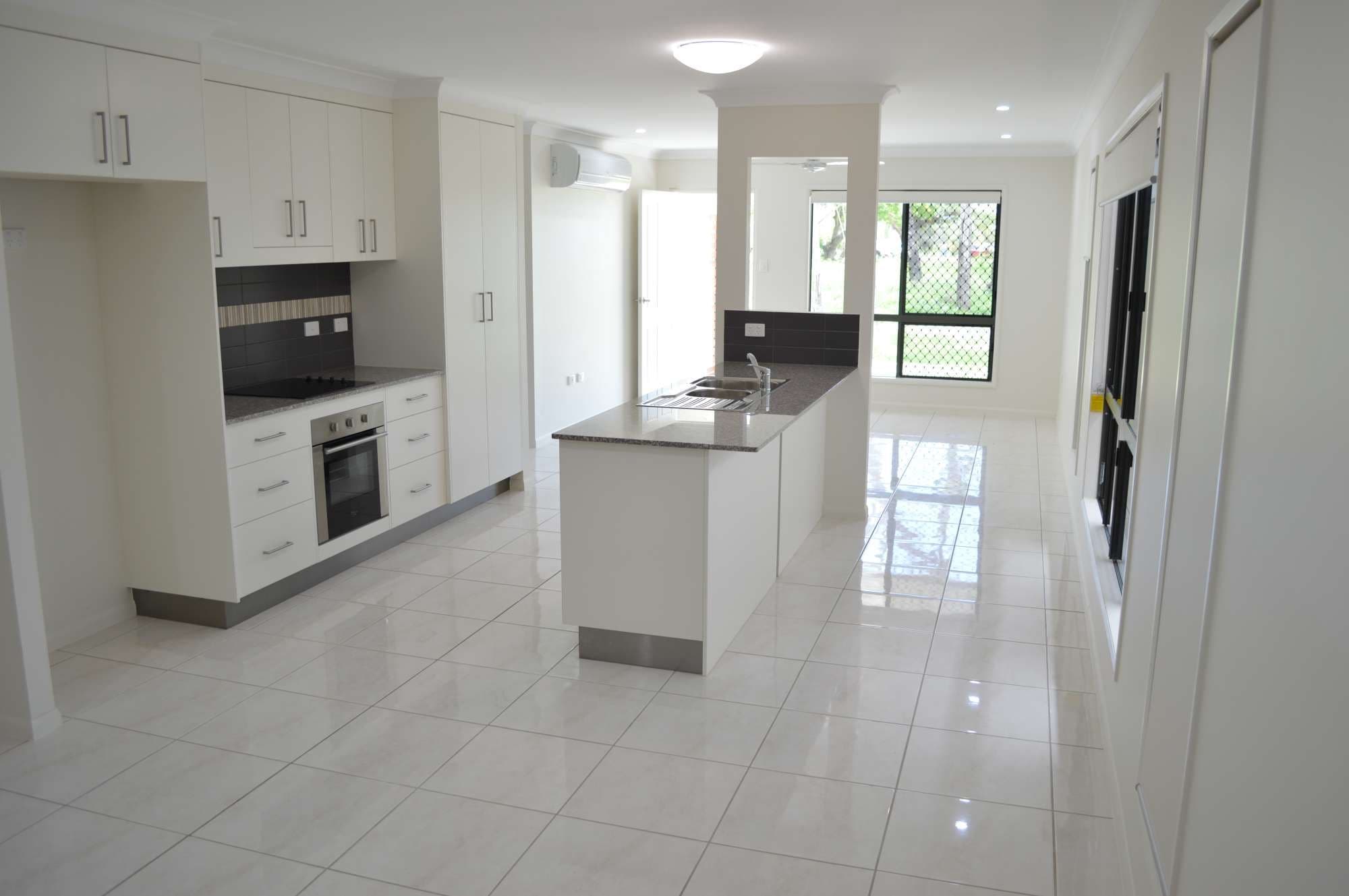 18 Goode Parkway, OONOONBA QLD 4811, Oonoonba - Thumbnail 3