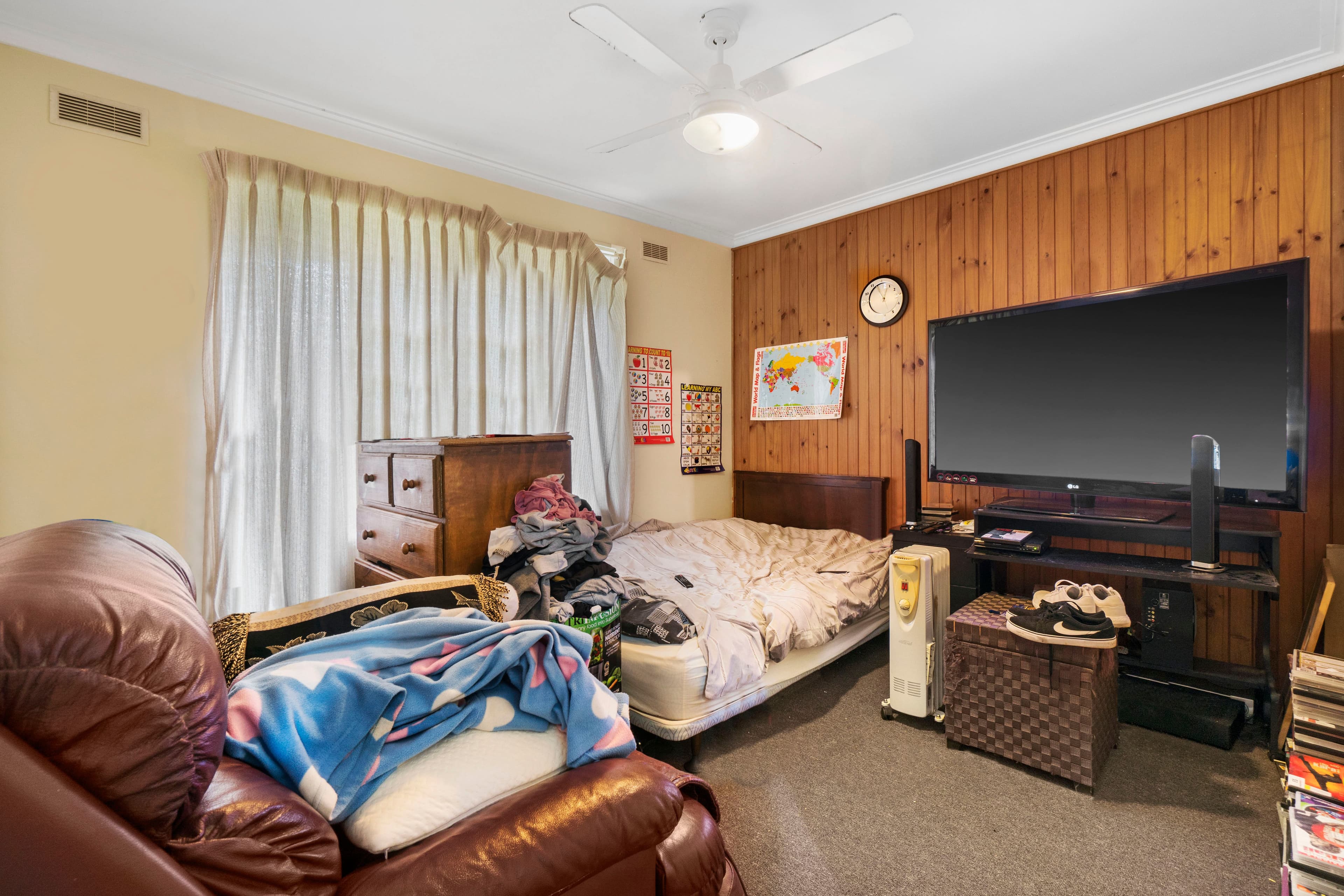 19 Kingsford Avenue, Melton South VIC 3338, Melton South - Thumbnail 8