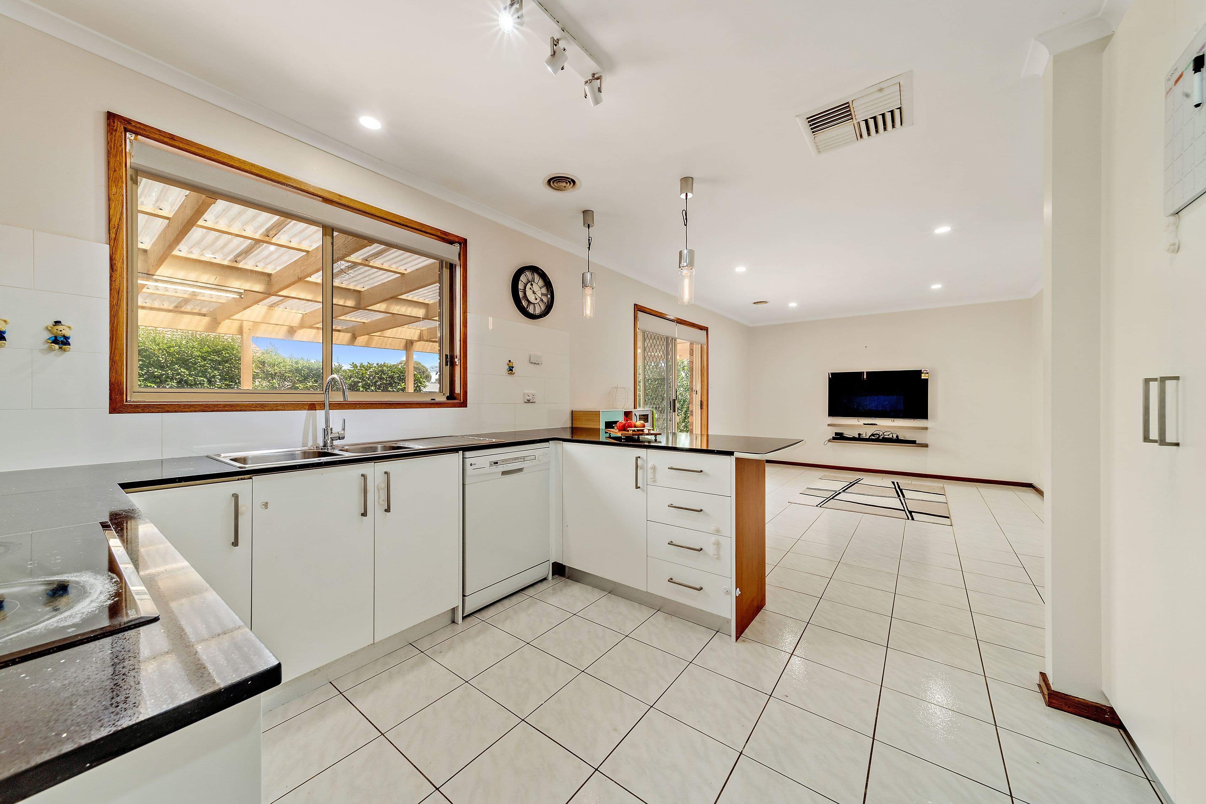 16 Kingscote Crescent, Bonython ACT 2905, Bonython - Thumbnail 5