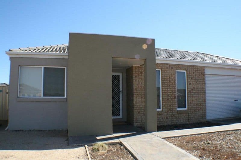 27 Wodalla Street, KURUNJANG VIC 3337, Kurunjang - Image 1