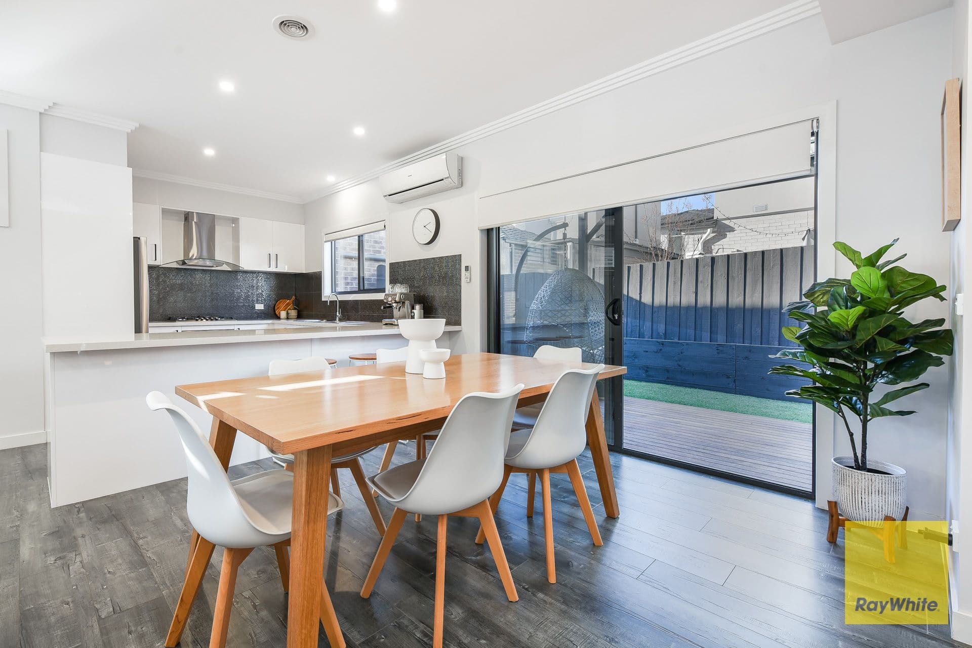 122 Kennington Park Drive, Endeavour Hills VIC 3802, Endeavour Hills - Thumbnail 3