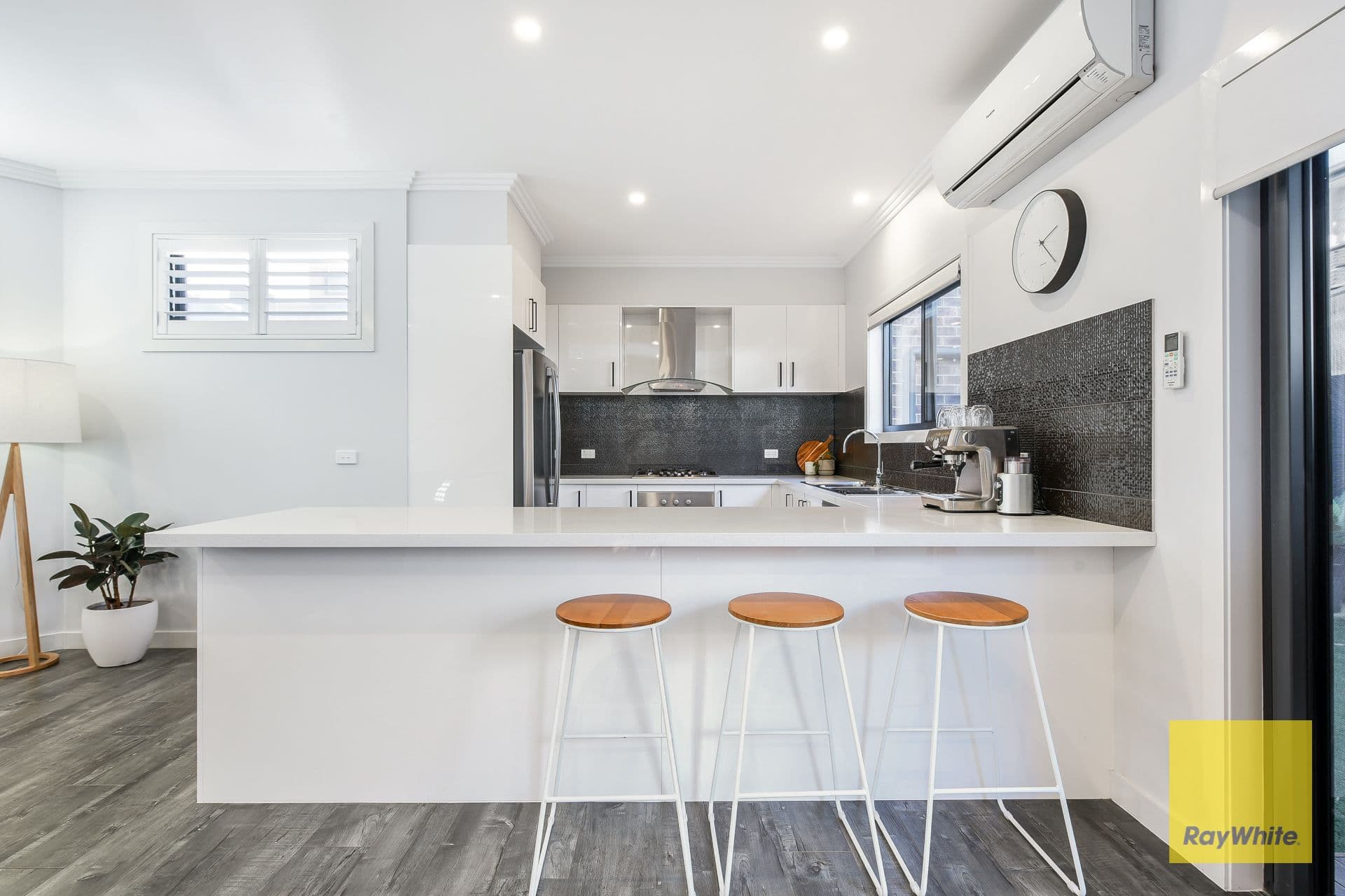 122 Kennington Park Drive, Endeavour Hills VIC 3802, Endeavour Hills - Thumbnail 4