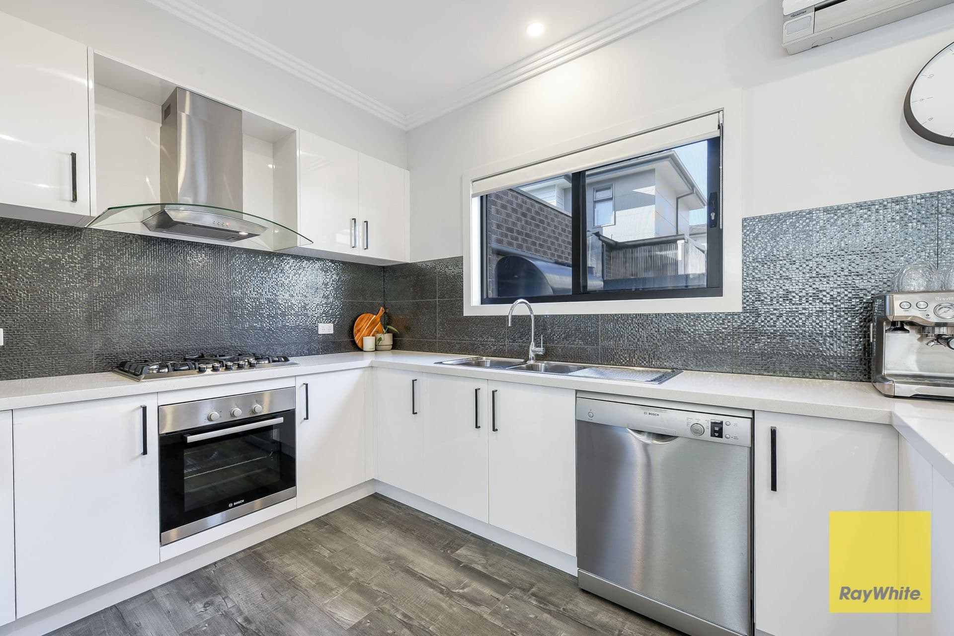 122 Kennington Park Drive, Endeavour Hills VIC 3802, Endeavour Hills - Thumbnail 5