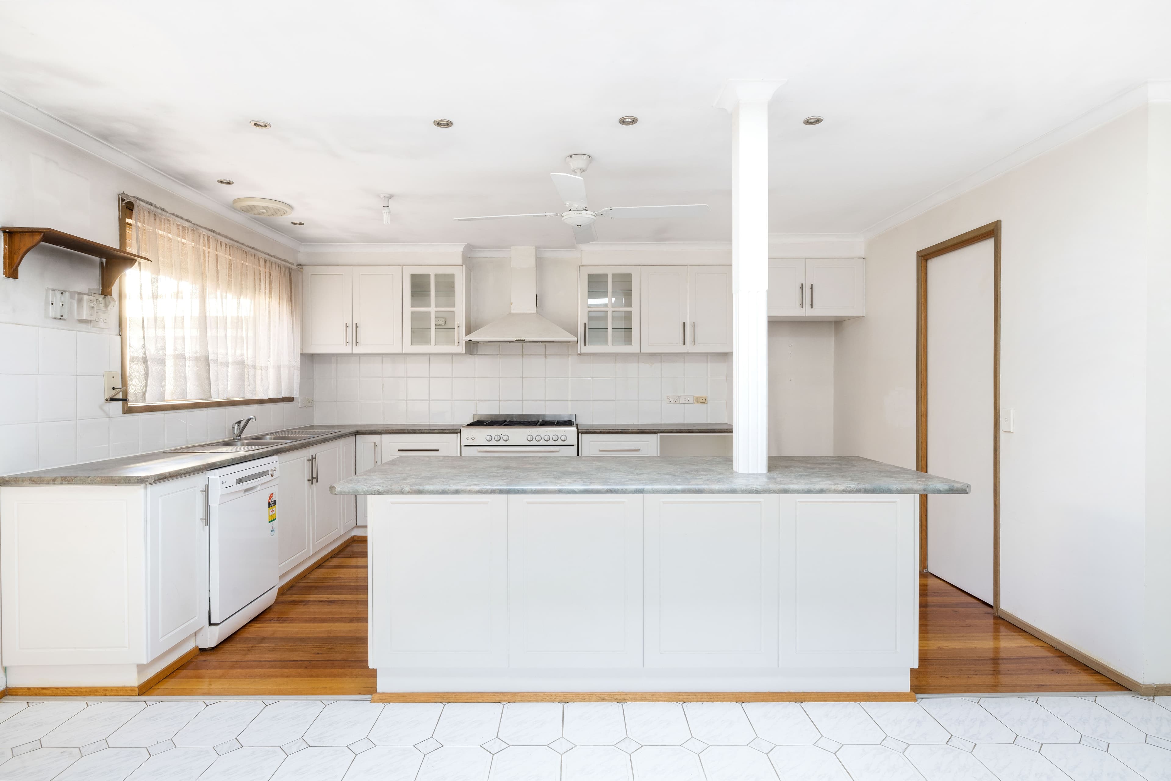 47 Dundee Way, Sydenham VIC 3037, Sydenham - Thumbnail 2