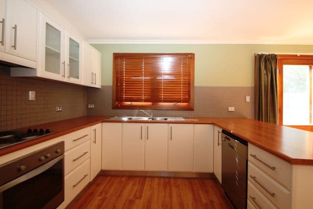 5 Bright Street, CLARE SA 5453, Clare - Thumbnail 2