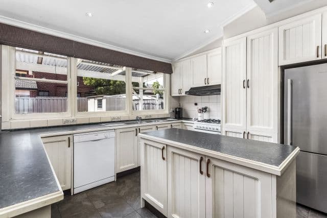 82 Roseberry Avenue, Preston VIC 3072, Preston - Thumbnail 4