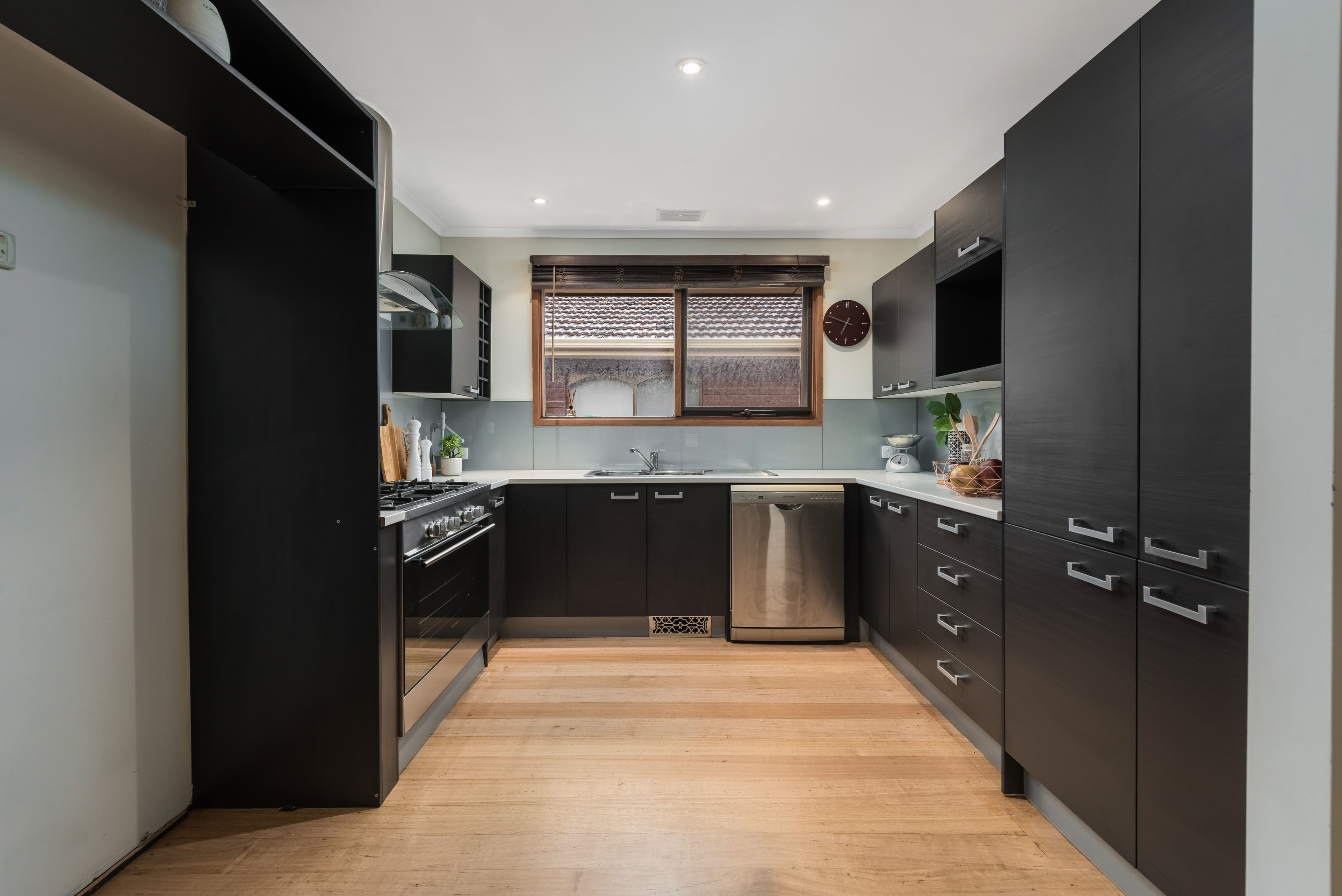 24 Medora Avenue, Bundoora VIC 3083, Bundoora - Thumbnail 3