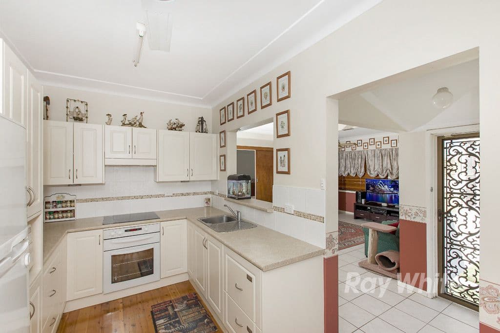 49 Turnbull Street, Fennell Bay - Thumbnail 3