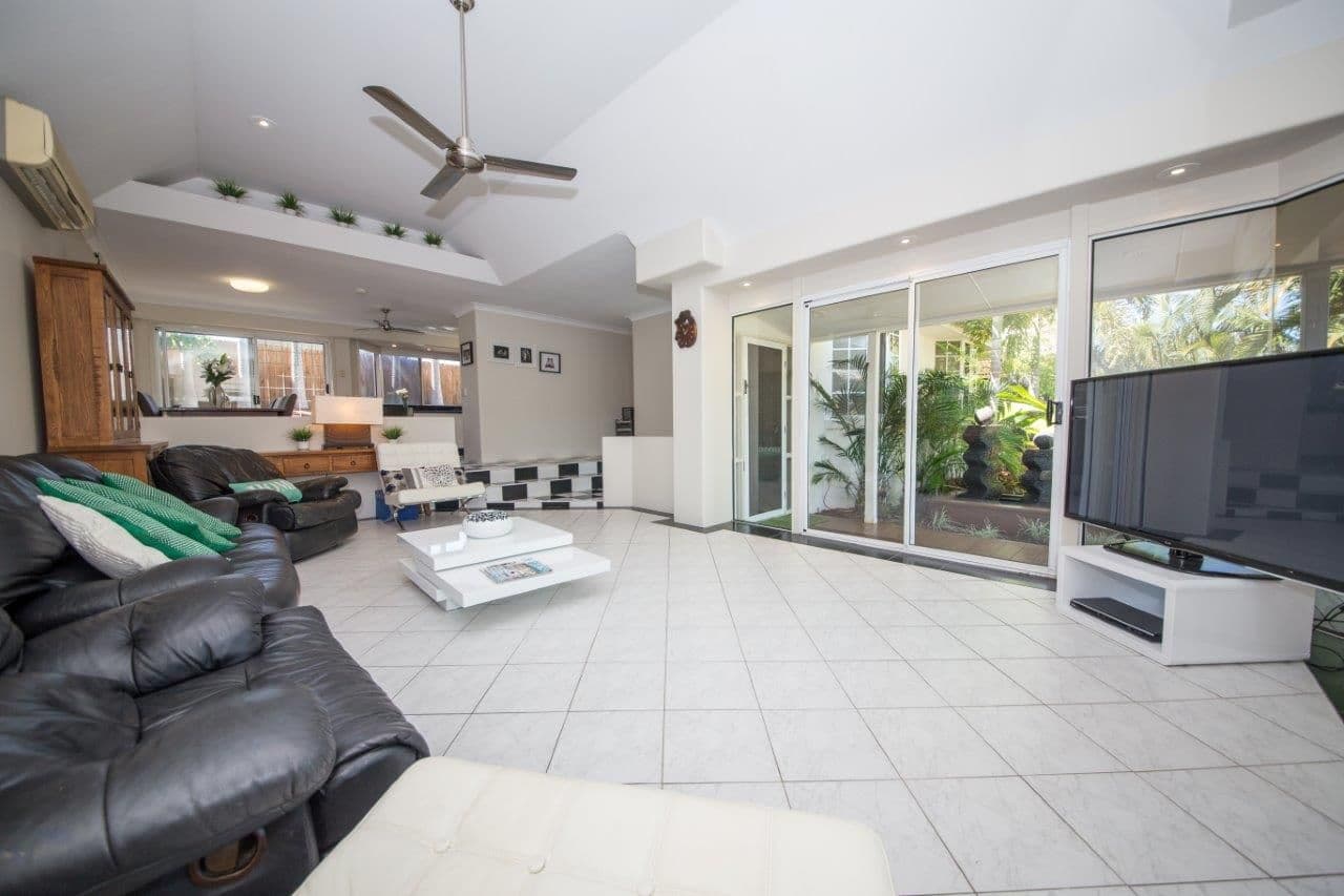 12 Carnoustie Court, ROBINA QLD 4226, Robina - Thumbnail 5