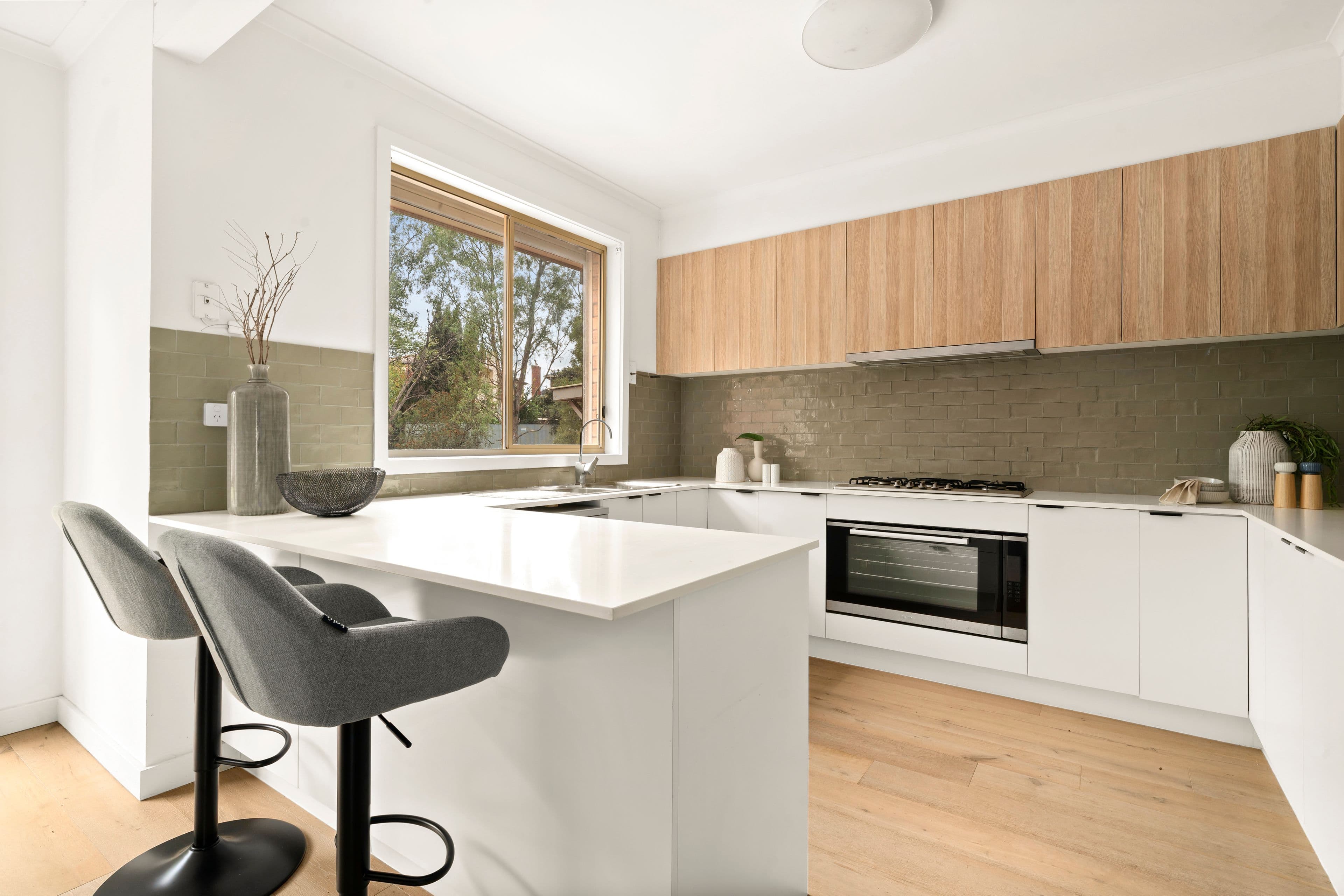 2 Florence Close, Reservoir VIC 3073, Reservoir - Thumbnail 4