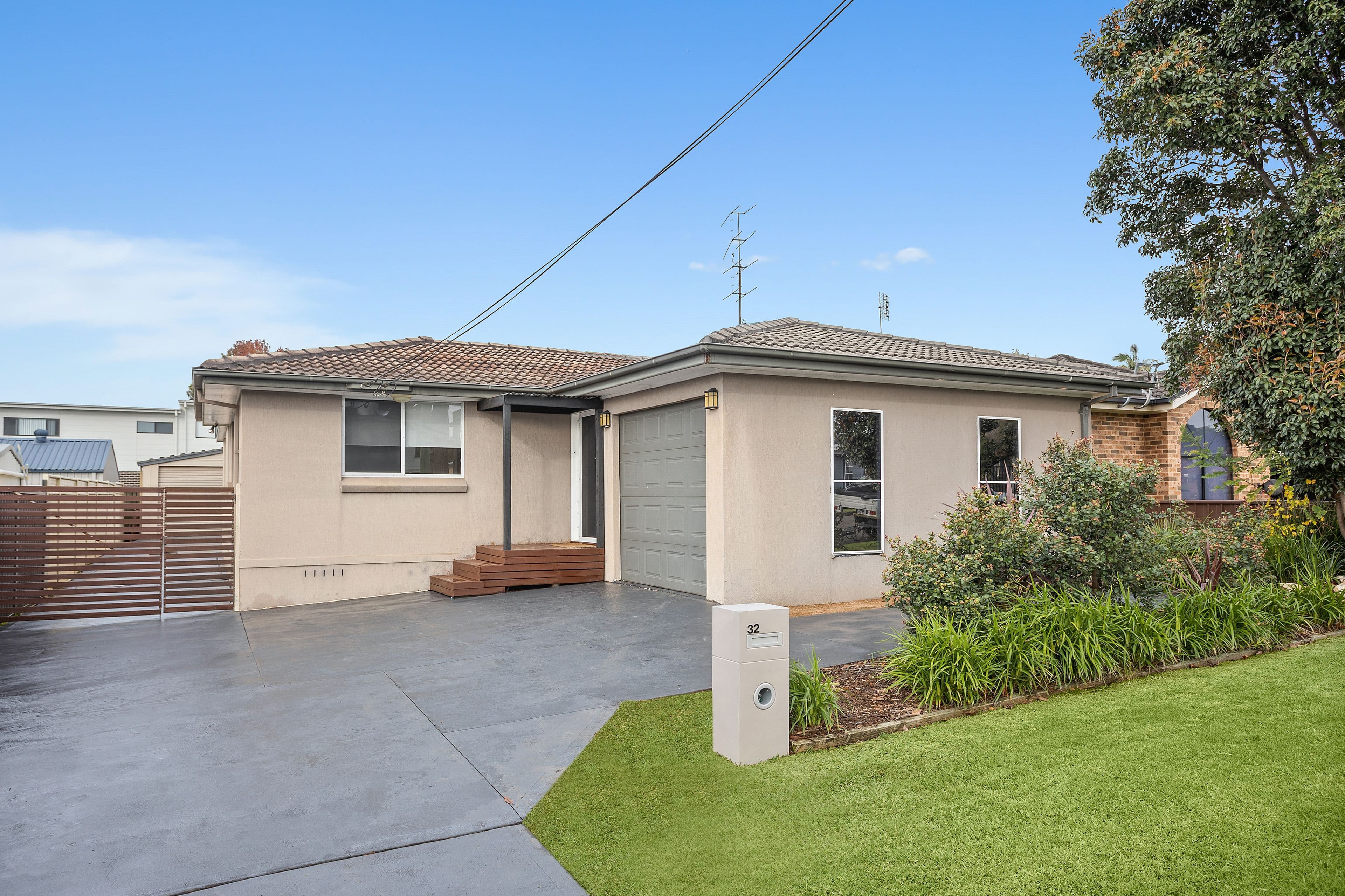 32 Gordon Avenue, Oak Flats NSW 2529, Oak Flats - Image 1