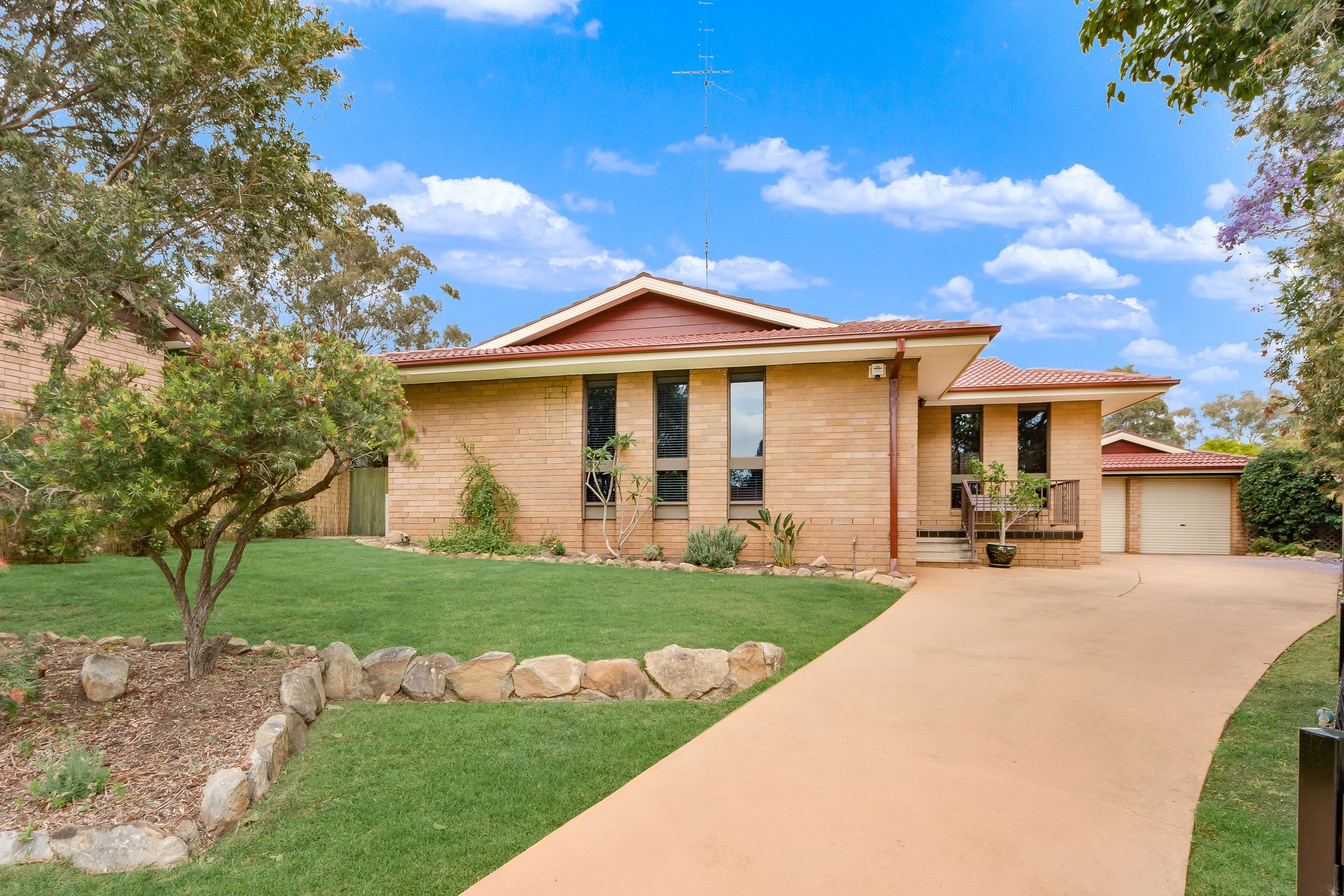 4 Wegg Place, Ambarvale - Image 1