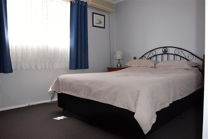 38 Wattle Street, NEW AUCKLAND QLD 4680, New Auckland - Thumbnail 5