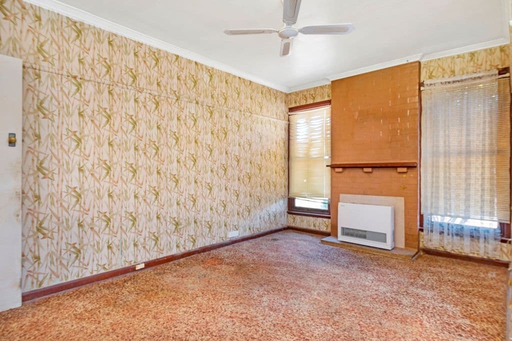 439 Gillies Street, Wendouree VIC 3355, Wendouree - Thumbnail 2
