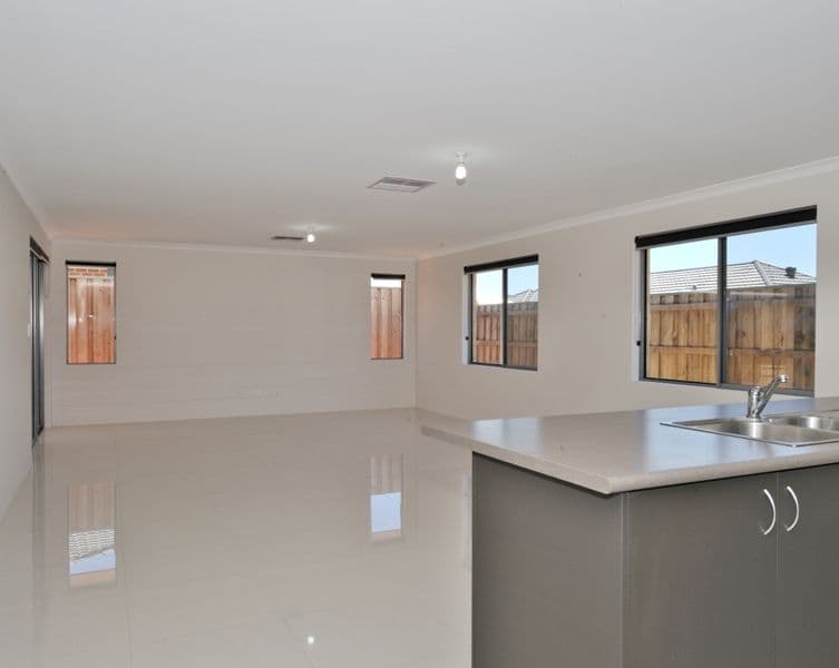 12  Solway Brace, ELLENBROOK WA 6069, Ellenbrook - Thumbnail 2