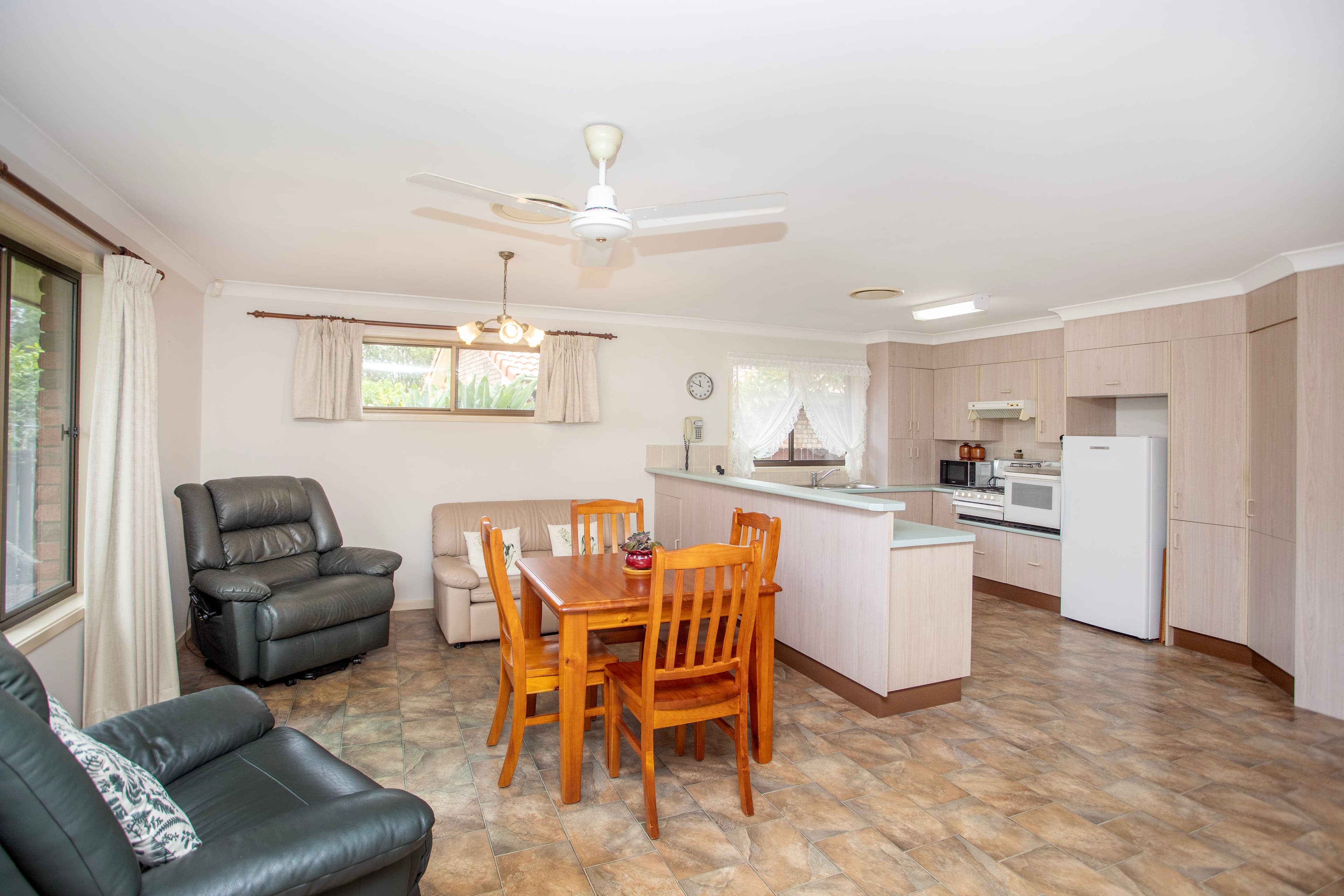 42 Kurrajong Crescent, Taree NSW 2430, Taree - Thumbnail 2